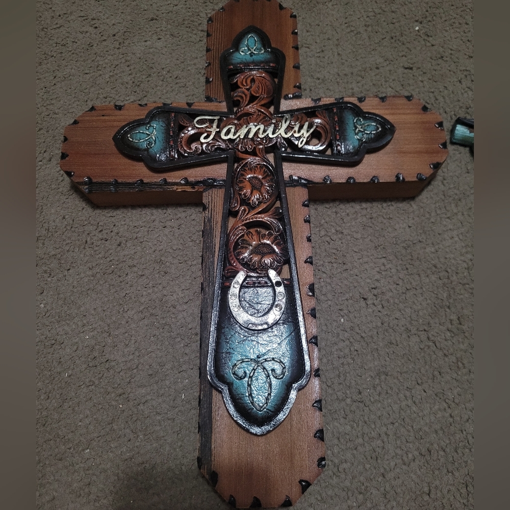 Cross Wallart